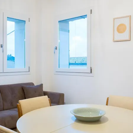 Apartment Bright In A With Swimming Pool